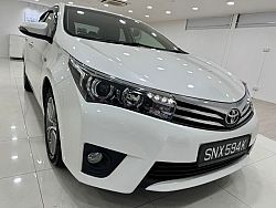 Toyota Corolla Altis 1.6L CVT Elegance LED Keyless 2015 White